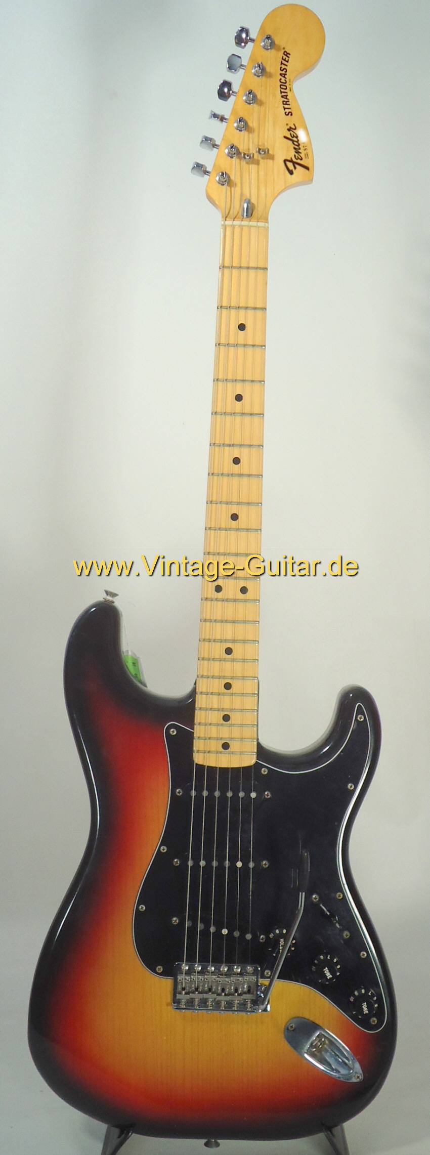 Fender Stratocaster 1977 sb a.jpg